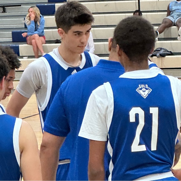 Meet your Posher, Karol - Picture 5 of 16